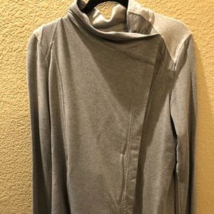 Lululemon west coast wrap size 8